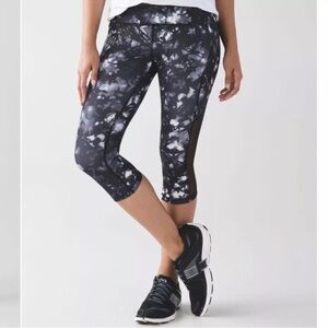 Lululemon Women's Sun Runner Crop Leggings in Dusk Dye White Black Size 4